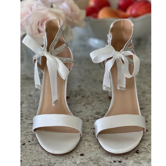 BNWT Kate Whitcomb “Lola” Ivory Block Heel Bridal Shoes - Picture 4 of 9